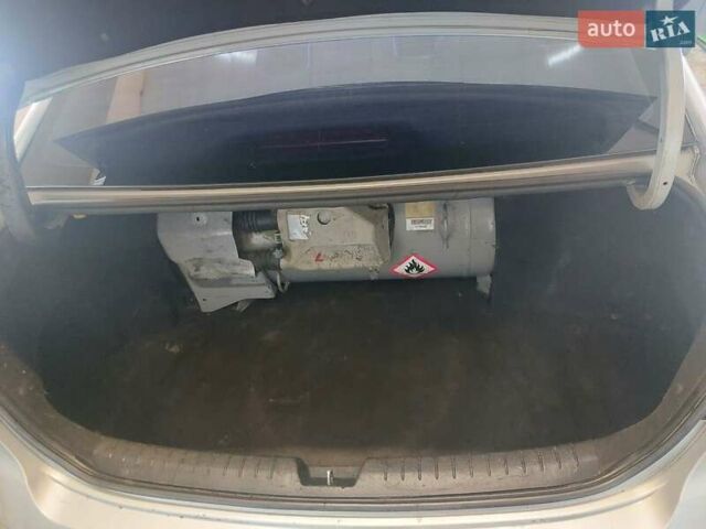 Серый Хендай Соната, объемом двигателя 2 л и пробегом 374 тыс. км за 9300 $, фото 17 на Automoto.ua
