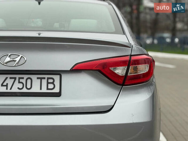 Сірий Хендай Соната, об'ємом двигуна 2.4 л та пробігом 167 тис. км за 8900 $, фото 28 на Automoto.ua