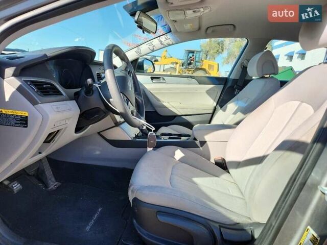 Серый Хендай Соната, объемом двигателя 2 л и пробегом 169 тыс. км за 1500 $, фото 7 на Automoto.ua