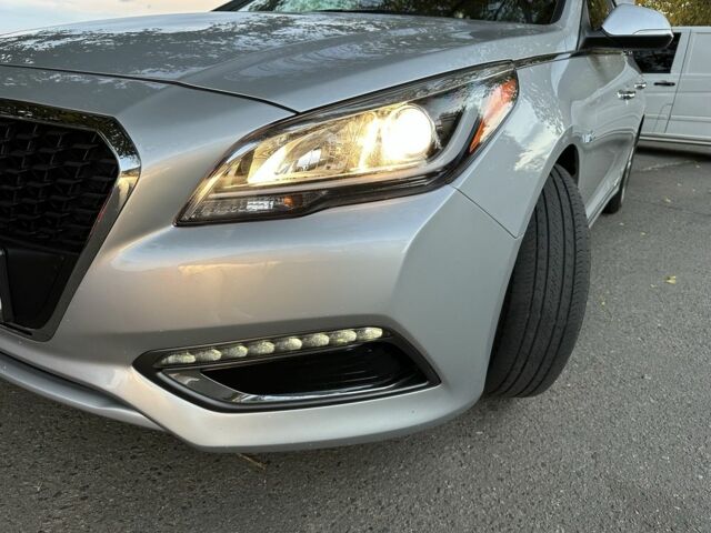 Сірий Хендай Соната, об'ємом двигуна 2 л та пробігом 145 тис. км за 15000 $, фото 7 на Automoto.ua