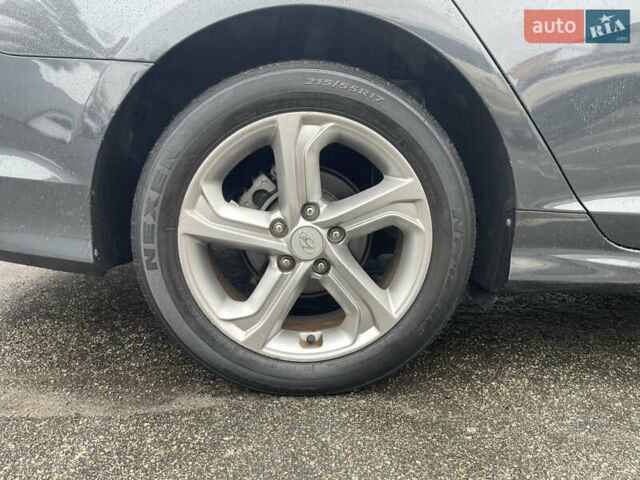 Серый Хендай Соната, объемом двигателя 2 л и пробегом 192 тыс. км за 12900 $, фото 57 на Automoto.ua