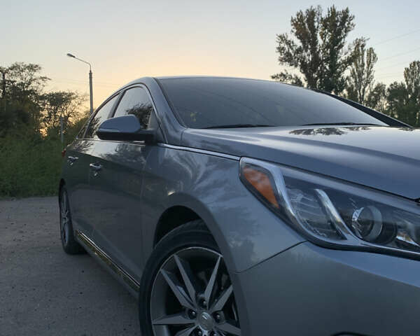 Серый Хендай Соната, объемом двигателя 2 л и пробегом 154 тыс. км за 11200 $, фото 7 на Automoto.ua