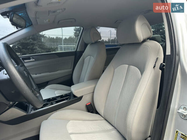 Сірий Хендай Соната, об'ємом двигуна 2 л та пробігом 140 тис. км за 14300 $, фото 25 на Automoto.ua