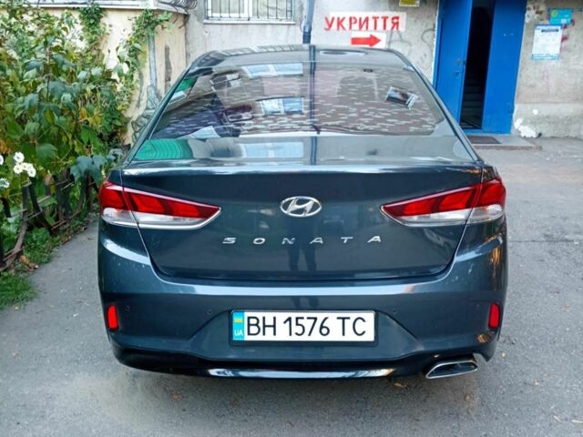 Сірий Хендай Соната, об'ємом двигуна 2 л та пробігом 201 тис. км за 14000 $, фото 2 на Automoto.ua