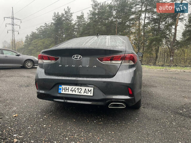 Серый Хендай Соната, объемом двигателя 2 л и пробегом 192 тыс. км за 12900 $, фото 18 на Automoto.ua