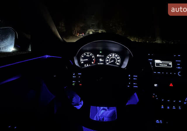 Серый Хендай Соната, объемом двигателя 2.36 л и пробегом 187 тыс. км за 9500 $, фото 18 на Automoto.ua