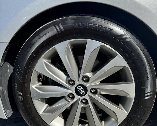 Серый Хендай Соната, объемом двигателя 2.36 л и пробегом 280 тыс. км за 10500 $, фото 20 на Automoto.ua