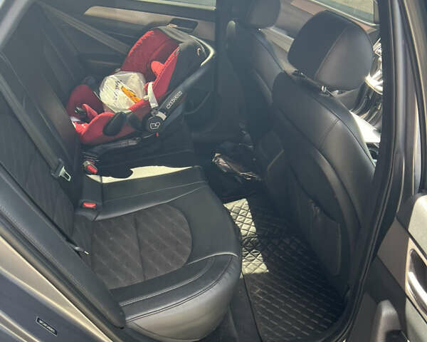 Сірий Хендай Соната, об'ємом двигуна 2.4 л та пробігом 110 тис. км за 16200 $, фото 9 на Automoto.ua