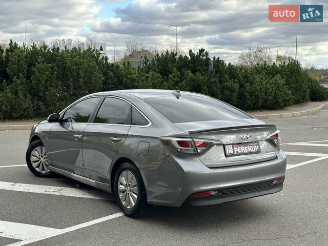 Серый Хендай Соната, объемом двигателя 2 л и пробегом 86 тыс. км за 14999 $, фото 3 на Automoto.ua