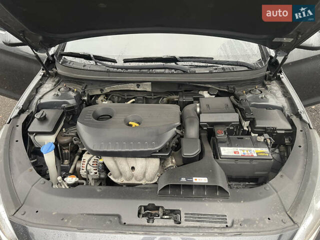 Серый Хендай Соната, объемом двигателя 2 л и пробегом 192 тыс. км за 12900 $, фото 55 на Automoto.ua