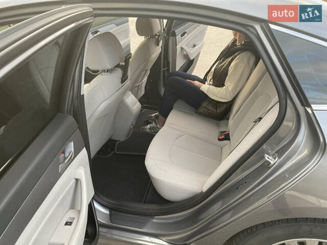 Хендай Соната 2017 в Львове на Automoto.ua Серый Хендай Соната, объемом двигателя 2.4 л и пробегом 130 тыс. км за 11600 $, фото 6 на Automoto.ua