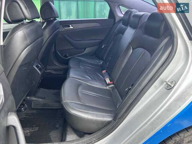 Серый Хендай Соната, объемом двигателя 2 л и пробегом 328 тыс. км за 7290 $, фото 9 на Automoto.ua