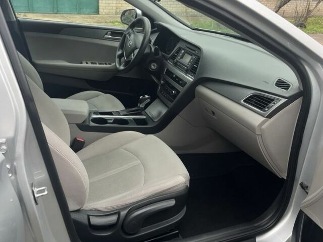 Сірий Хендай Соната, об'ємом двигуна 2.4 л та пробігом 124 тис. км за 12499 $, фото 8 на Automoto.ua