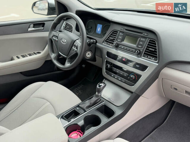 Сірий Хендай Соната, об'ємом двигуна 2.4 л та пробігом 167 тис. км за 8900 $, фото 54 на Automoto.ua
