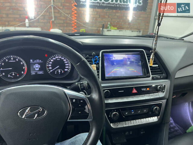 Сірий Хендай Соната, об'ємом двигуна 2 л та пробігом 170 тис. км за 15000 $, фото 13 на Automoto.ua