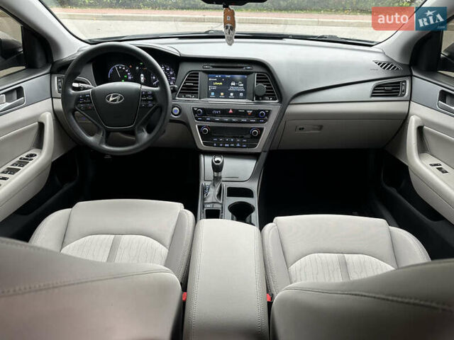 Серый Хендай Соната, объемом двигателя 2 л и пробегом 86 тыс. км за 14999 $, фото 39 на Automoto.ua