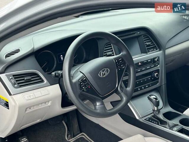 Серый Хендай Соната, объемом двигателя 2.4 л и пробегом 145 тыс. км за 9690 $, фото 26 на Automoto.ua