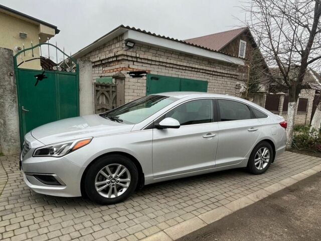 Сірий Хендай Соната, об'ємом двигуна 2.4 л та пробігом 124 тис. км за 12499 $, фото 1 на Automoto.ua