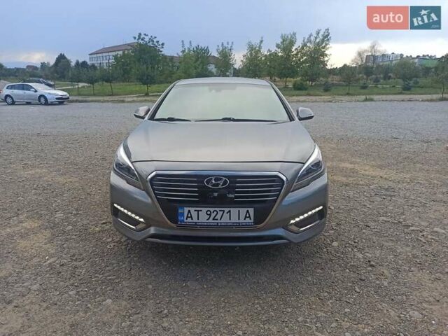 Сірий Хендай Соната, об'ємом двигуна 2 л та пробігом 116 тис. км за 14300 $, фото 4 на Automoto.ua