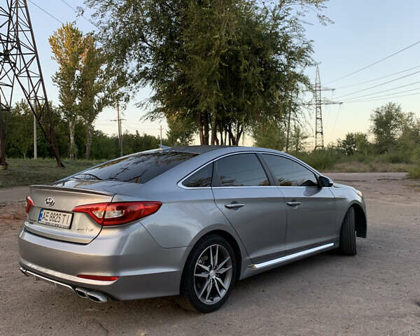 Серый Хендай Соната, объемом двигателя 2 л и пробегом 154 тыс. км за 11200 $, фото 6 на Automoto.ua