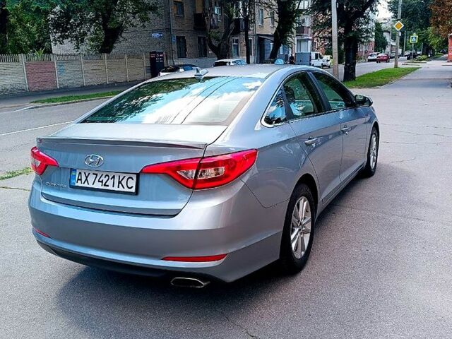 Серый Хендай Соната, объемом двигателя 2.4 л и пробегом 82 тыс. км за 11500 $, фото 3 на Automoto.ua