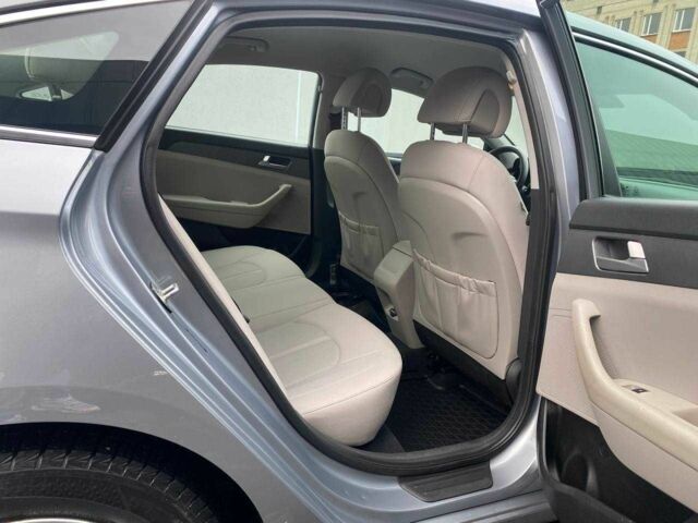 Серый Хендай Соната, объемом двигателя 2.4 л и пробегом 177 тыс. км за 10950 $, фото 10 на Automoto.ua