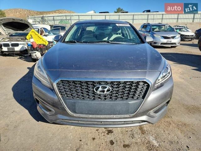 Серый Хендай Соната, объемом двигателя 2 л и пробегом 169 тыс. км за 1500 $, фото 1 на Automoto.ua