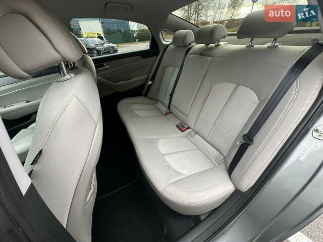 Серый Хендай Соната, объемом двигателя 2 л и пробегом 86 тыс. км за 14999 $, фото 27 на Automoto.ua