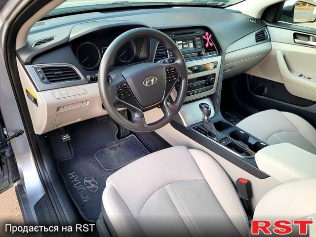 Сірий Хендай Соната, об'ємом двигуна 2.4 л та пробігом 185 тис. км за 8200 $, фото 9 на Automoto.ua