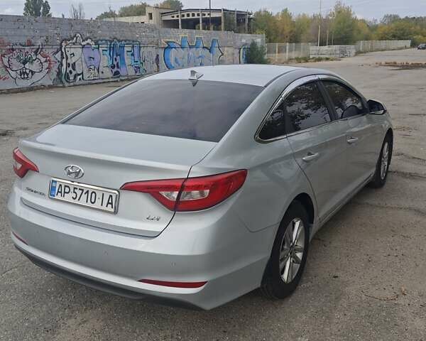 Серый Хендай Соната, объемом двигателя 2 л и пробегом 227 тыс. км за 11500 $, фото 3 на Automoto.ua