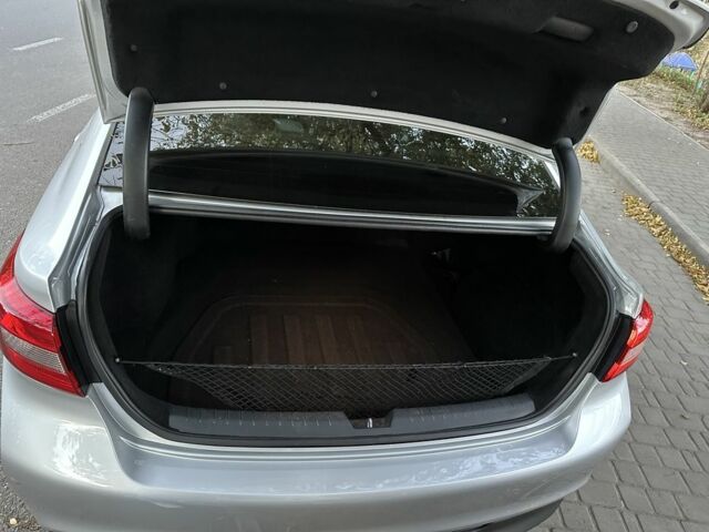 Сірий Хендай Соната, об'ємом двигуна 2 л та пробігом 145 тис. км за 15000 $, фото 5 на Automoto.ua