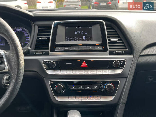 Серый Хендай Соната, объемом двигателя 2 л и пробегом 165 тыс. км за 12900 $, фото 35 на Automoto.ua