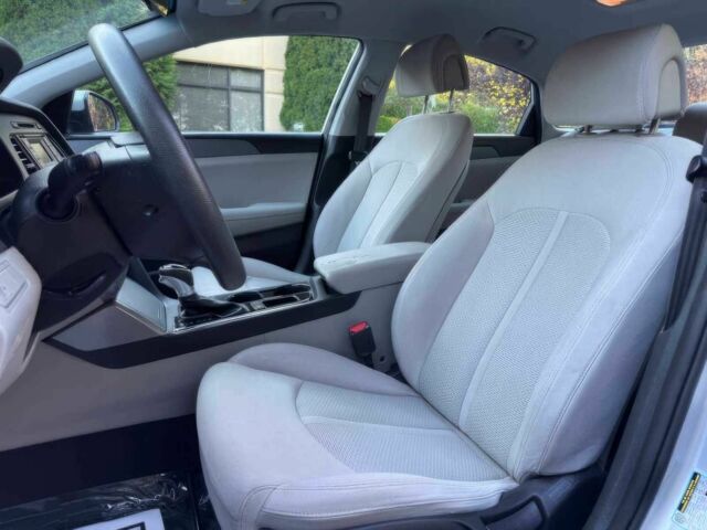 Хендай Соната 2017 в Житомире на Automoto.ua Серый Хендай Соната, объемом двигателя 2.4 л и пробегом 63 тыс. км за 10000 $, фото 8 на Automoto.ua