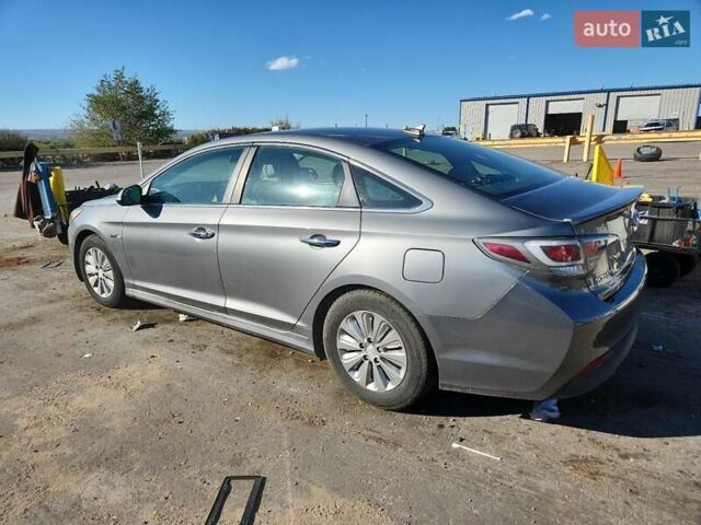 Серый Хендай Соната, объемом двигателя 2 л и пробегом 169 тыс. км за 1500 $, фото 3 на Automoto.ua