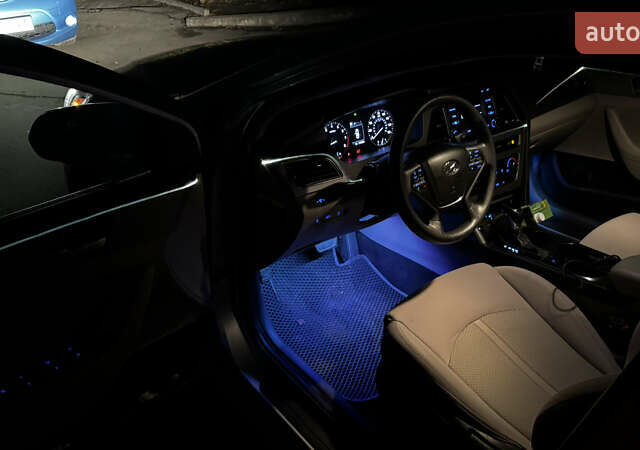 Серый Хендай Соната, объемом двигателя 2.36 л и пробегом 187 тыс. км за 9500 $, фото 21 на Automoto.ua