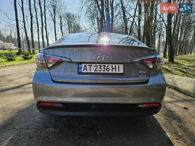 Сірий Хендай Соната, об'ємом двигуна 2 л та пробігом 138 тис. км за 14590 $, фото 8 на Automoto.ua