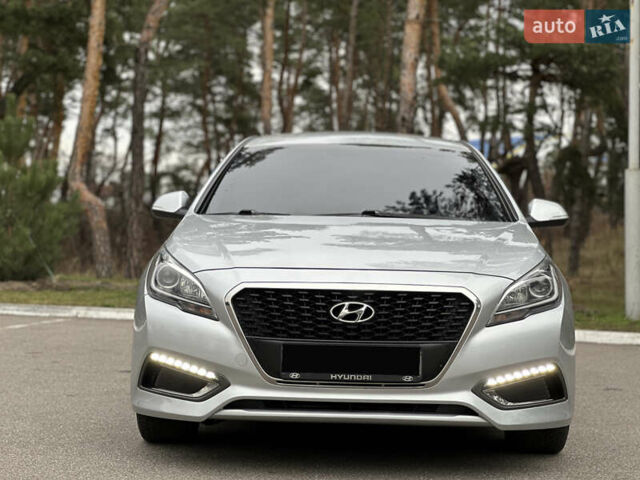 Сірий Хендай Соната, об'ємом двигуна 2 л та пробігом 140 тис. км за 14300 $, фото 3 на Automoto.ua