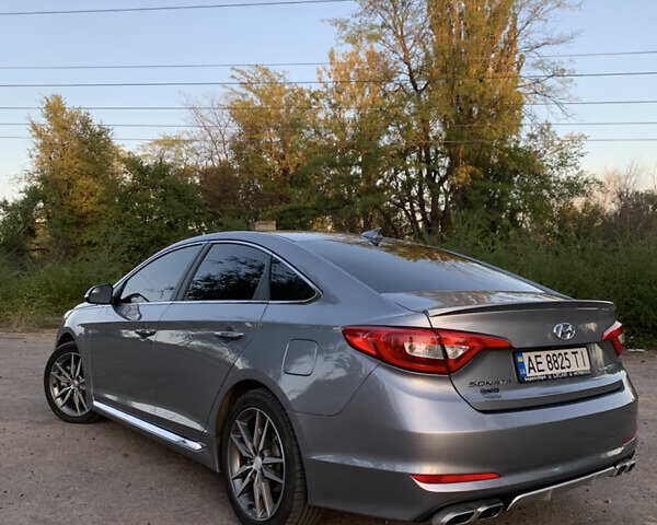 Серый Хендай Соната, объемом двигателя 2 л и пробегом 154 тыс. км за 11200 $, фото 3 на Automoto.ua