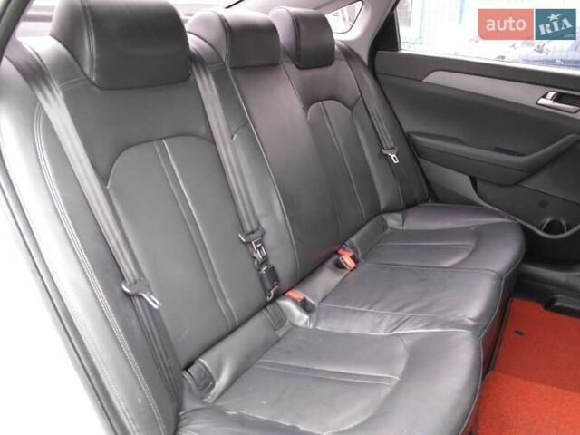 Серый Хендай Соната, объемом двигателя 2 л и пробегом 314 тыс. км за 10500 $, фото 51 на Automoto.ua