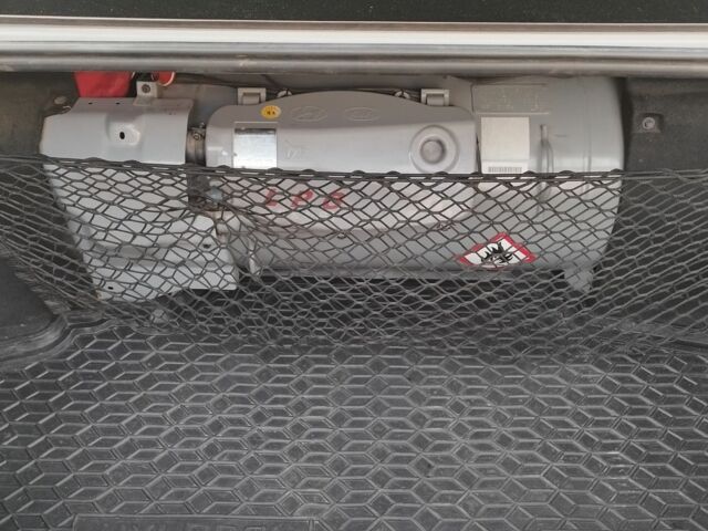 Серый Хендай Соната, объемом двигателя 2 л и пробегом 330 тыс. км за 10900 $, фото 7 на Automoto.ua