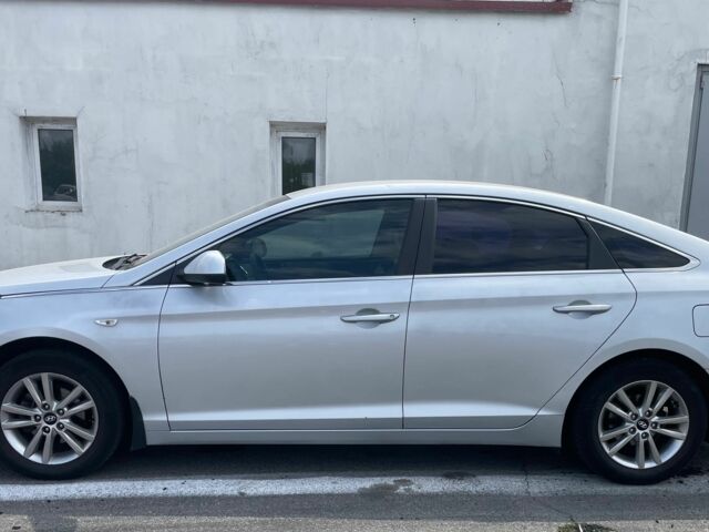 Серый Хендай Соната, объемом двигателя 2 л и пробегом 360 тыс. км за 8450 $, фото 2 на Automoto.ua