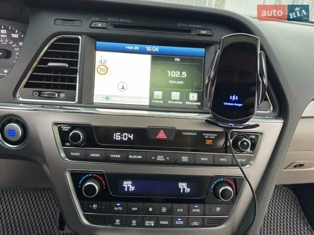 Серый Хендай Соната, объемом двигателя 2 л и пробегом 135 тыс. км за 14950 $, фото 11 на Automoto.ua