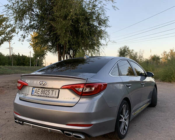 Серый Хендай Соната, объемом двигателя 2 л и пробегом 154 тыс. км за 11200 $, фото 5 на Automoto.ua