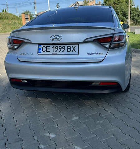 Сірий Хендай Соната, об'ємом двигуна 2 л та пробігом 75 тис. км за 15200 $, фото 1 на Automoto.ua