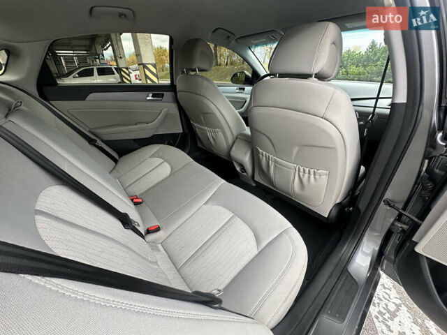 Серый Хендай Соната, объемом двигателя 2 л и пробегом 86 тыс. км за 14999 $, фото 31 на Automoto.ua