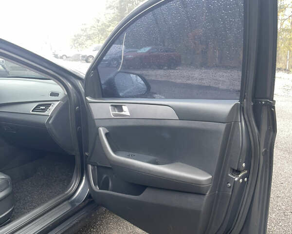 Серый Хендай Соната, объемом двигателя 2 л и пробегом 192 тыс. км за 12900 $, фото 42 на Automoto.ua