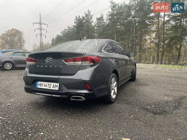 Серый Хендай Соната, объемом двигателя 2 л и пробегом 192 тыс. км за 12900 $, фото 17 на Automoto.ua