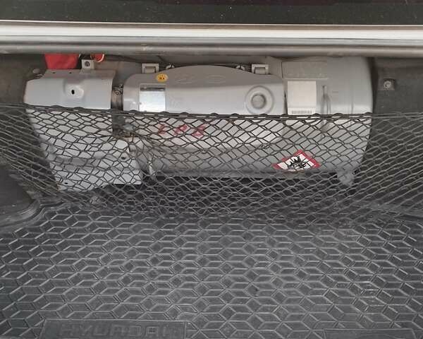 Серый Хендай Соната, объемом двигателя 2 л и пробегом 337 тыс. км за 10900 $, фото 6 на Automoto.ua