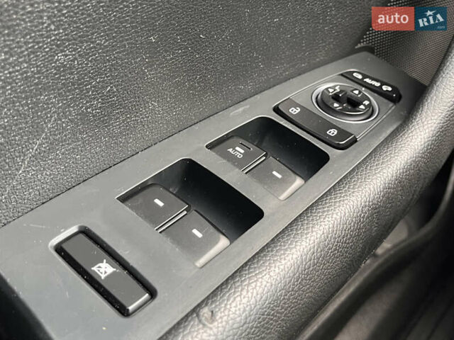 Серый Хендай Соната, объемом двигателя 2 л и пробегом 165 тыс. км за 12900 $, фото 37 на Automoto.ua