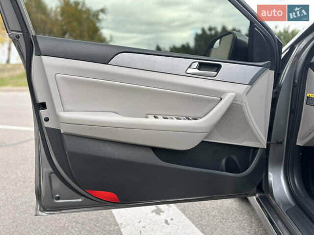 Серый Хендай Соната, объемом двигателя 2 л и пробегом 86 тыс. км за 14999 $, фото 9 на Automoto.ua